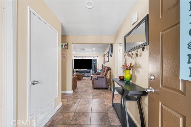 Detail Gallery Image 5 of 34 For 45228 Lorimer, Lancaster,  CA 93534 - 4 Beds | 2 Baths