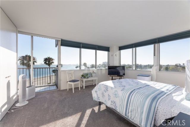 2999 E Ocean Blvd, Long Beach CA: https://media.crmls.org/medias/d85ee973-c4f1-4928-97c5-d5334bf23b21.jpg