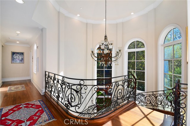 Detail Gallery Image 33 of 73 For 18933 La Montana Pl, Tarzana,  CA 91356 - 7 Beds | 6/1 Baths