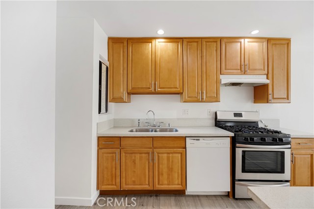 Detail Gallery Image 12 of 24 For 1132 Elm Ave #215,  Glendale,  CA 91201 - 2 Beds | 2/1 Baths