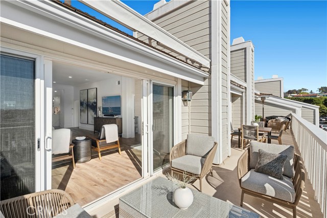 Detail Gallery Image 7 of 37 For 990 Bayside Cove #609,  Newport Beach,  CA 92660 - 3 Beds | 2 Baths