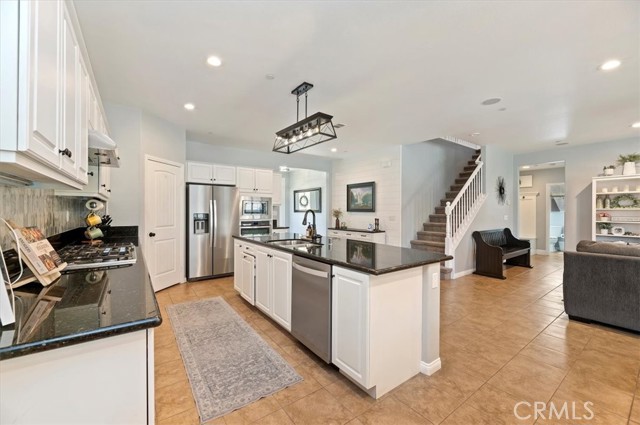 Detail Gallery Image 13 of 65 For 30829 Oak Knoll Dr., Menifee,  CA 92584 - 5 Beds | 4 Baths