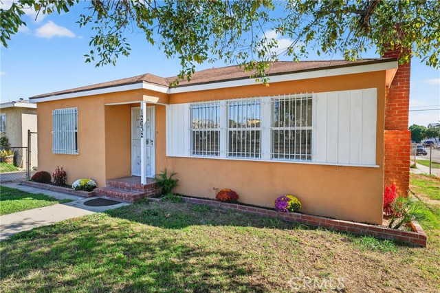 Detail Gallery Image 4 of 33 For 12032 Athens, Los Angeles,  CA 90061 - 3 Beds | 1 Baths