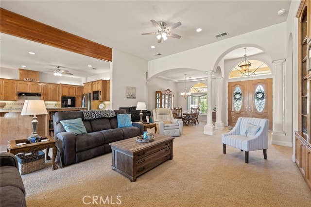 Detail Gallery Image 5 of 54 For 13946 Santa Fe Ct, Bakersfield,  CA 93314 - 4 Beds | 3 Baths
