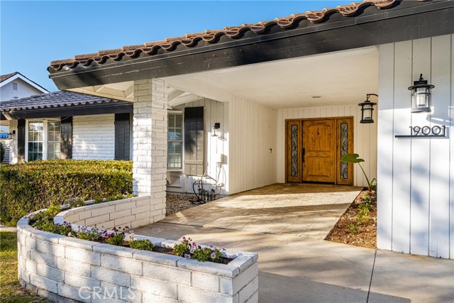 Detail Gallery Image 5 of 49 For 19001 Castlegate Ln, North Tustin,  CA 92705 - 4 Beds | 3/1 Baths