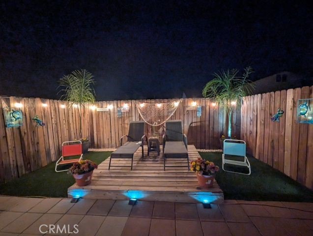 https://media.crmls.org/medias/d86135dd-6593-4630-a661-d711d8c7e1cf.jpg?preset=X-Large