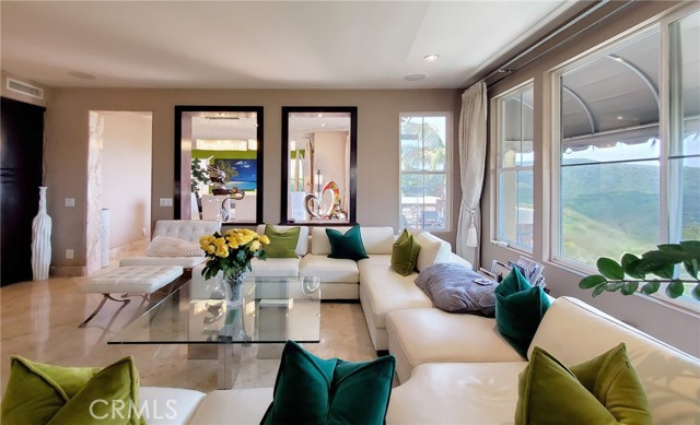 34 Sunset Cove, Newport Coast CA: https://media.crmls.org/medias/d8613783-3ac3-4d96-a675-9805f1ec0fb1.jpg