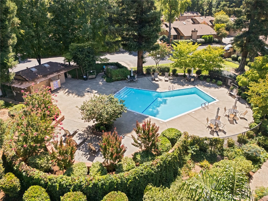 https://media.crmls.org/medias/d8616d44-dc62-41a5-9bbd-d8b8e38db02f.jpg?preset=X-Large