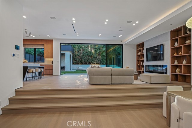 4219 Costello Avenue, Sherman Oaks CA: https://media.crmls.org/medias/d8624a1d-7e25-4d01-a1bc-61ac61c0a168.jpg