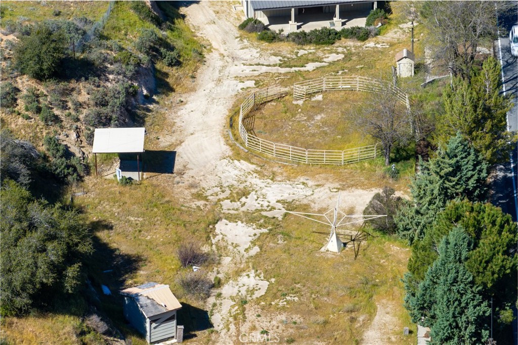 https://media.crmls.org/medias/d8631eb9-7e54-4add-be86-326af07999c1.jpg?preset=X-Large