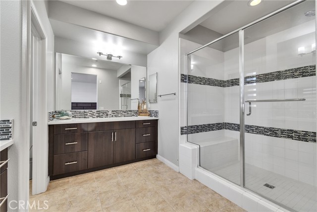 58 Origin, Irvine CA: https://media.crmls.org/medias/d8632b54-8774-4c14-bcc9-82e812186bf3.jpg
