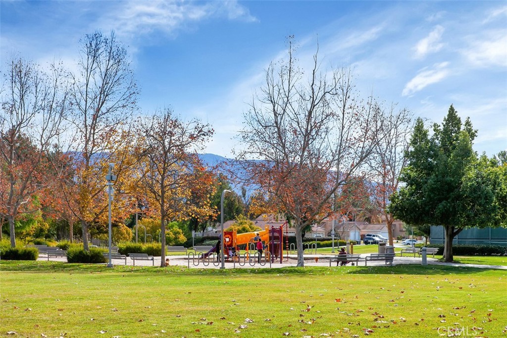 https://media.crmls.org/medias/d863b99b-618c-409c-b73c-d8742eedfac4.jpg?preset=X-Large