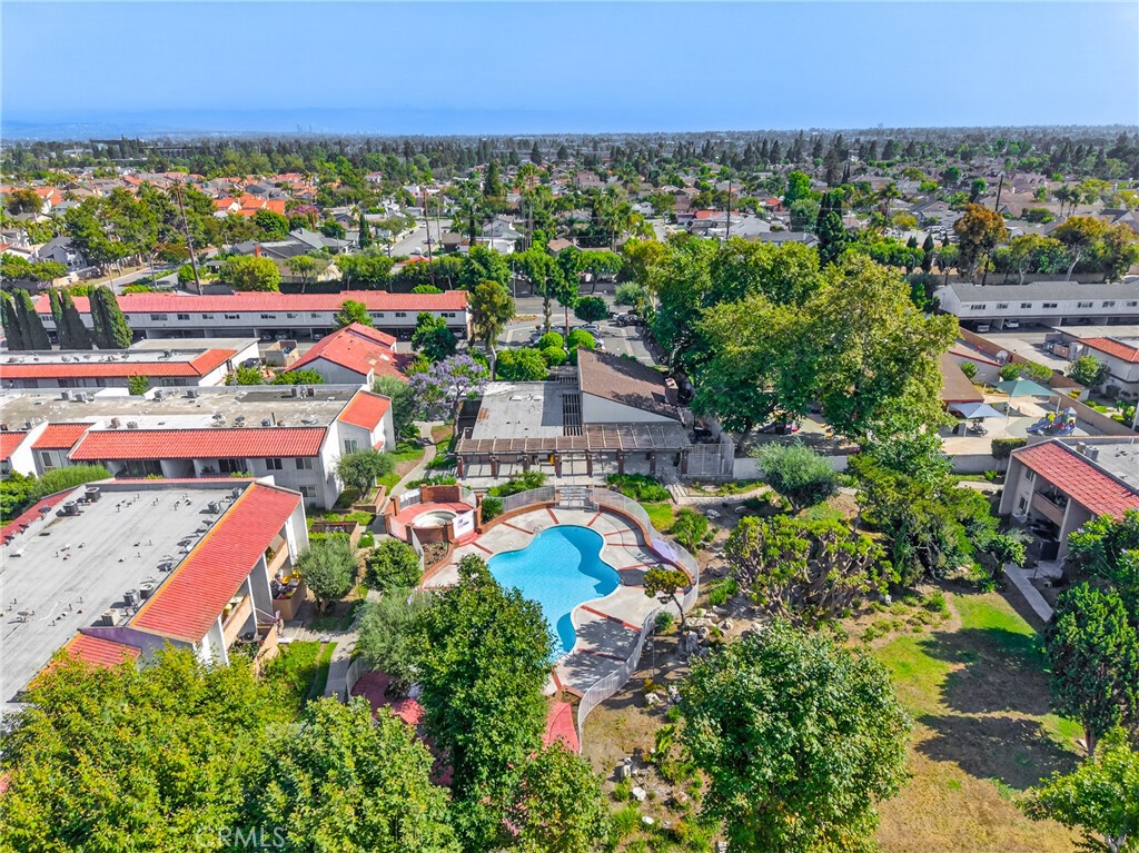 https://media.crmls.org/medias/d864548d-d0e6-4625-944a-582d07b40e86.jpg?preset=X-Large