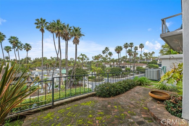 Detail Gallery Image 29 of 31 For 23 Ocean Vista, Newport Beach,  CA 92660 - 2 Beds | 2/1 Baths