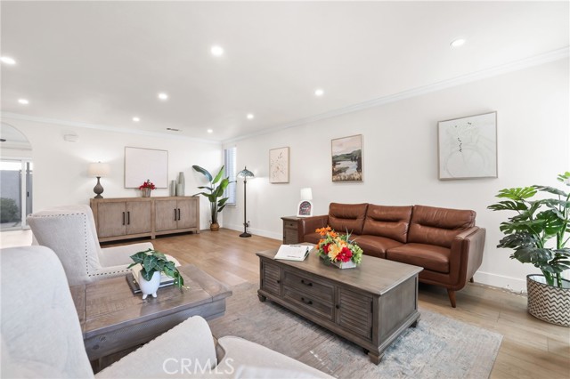 Detail Gallery Image 9 of 48 For 10 Goldenbush, Irvine,  CA 92604 - 3 Beds | 2/1 Baths