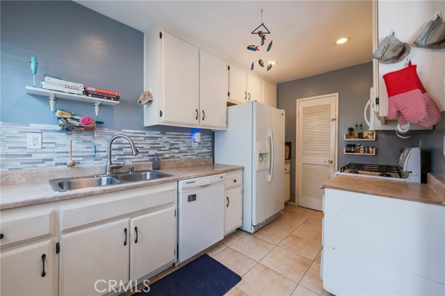 Detail Gallery Image 8 of 34 For 5835 Bowcroft St #2,  Los Angeles,  CA 90016 - 2 Beds | 1/1 Baths