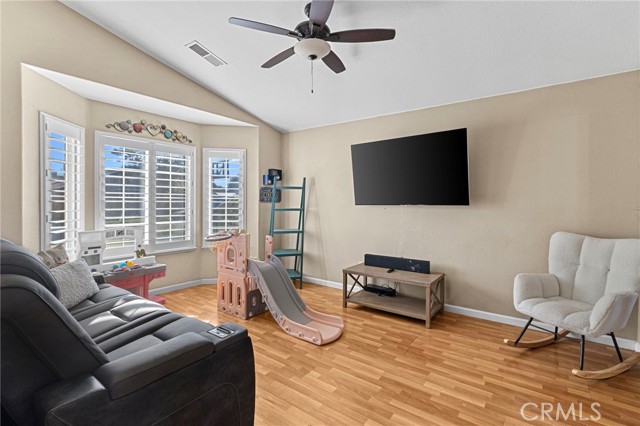 Detail Gallery Image 5 of 40 For 70 Makenna, Madera,  CA 93637 - 4 Beds | 2 Baths