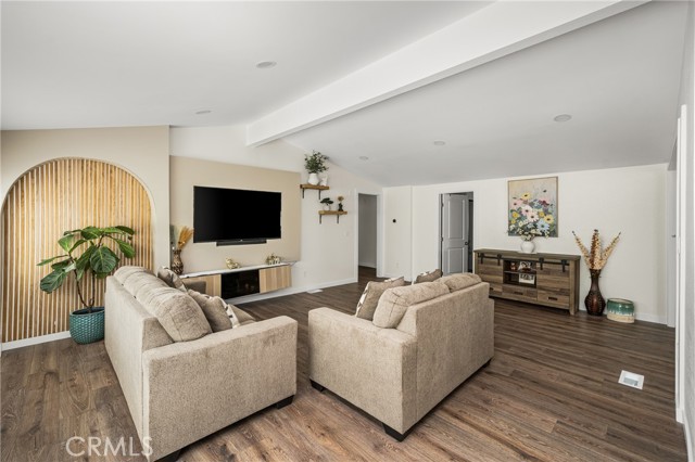 Detail Gallery Image 6 of 44 For 23301 Ridge Route Dr #56,  Laguna Hills,  CA 92653 - 3 Beds | 2 Baths