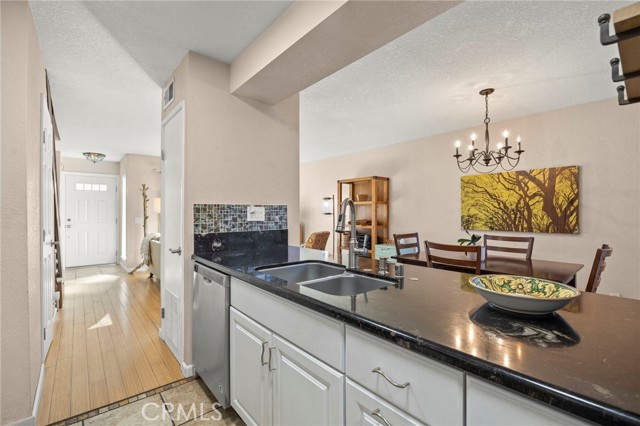 Detail Gallery Image 10 of 19 For 28654 Conejo View, Agoura Hills,  CA 91301 - 2 Beds | 1/1 Baths