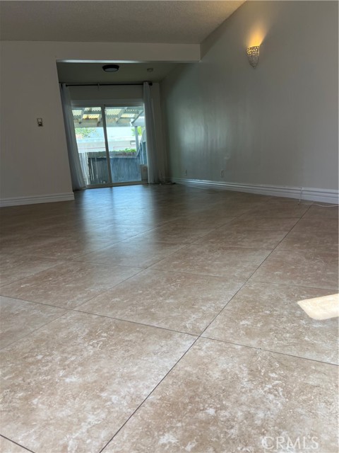 305 N Acacia Avenue, Fullerton CA: https://media.crmls.org/medias/d866cc39-3134-4817-8004-1ddf8ea1e277.jpg