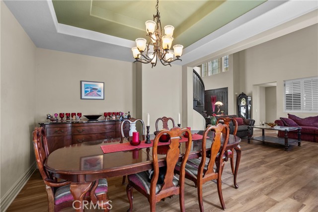 Detail Gallery Image 9 of 61 For 15355 Michael Crest Dr, Canyon Country,  CA 91387 - 5 Beds | 3/1 Baths