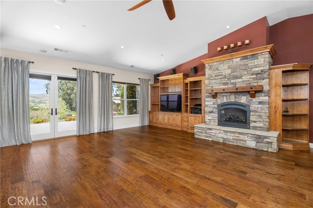 Detail Gallery Image 2 of 39 For 325 Red Oak Way, Arroyo Grande,  CA 93420 - 4 Beds | 4 Baths
