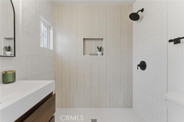 Detail Gallery Image 33 of 42 For 2010 Golden, Long Beach,  CA 90806 - 3 Beds | 2 Baths