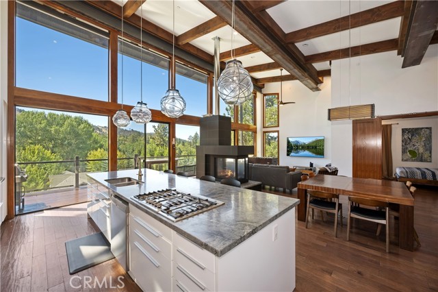 43669 Ridge Crest, Big Bear Lake, CA 92315