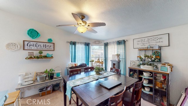 Detail Gallery Image 12 of 26 For 14000 El Evado Rd #56,  Victorville,  CA 92392 - 3 Beds | 2 Baths