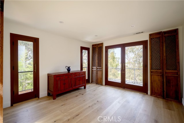 811 Maltman Avenue, Los Angeles CA: https://media.crmls.org/medias/d8692231-0827-4473-8df9-08b96e02b9a7.jpg