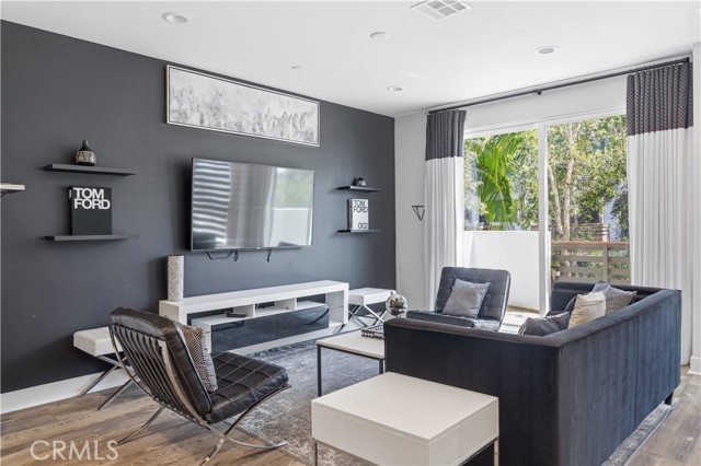 Detail Gallery Image 2 of 36 For 1667 Grand View, Costa Mesa,  CA 92627 - 3 Beds | 3/2 Baths