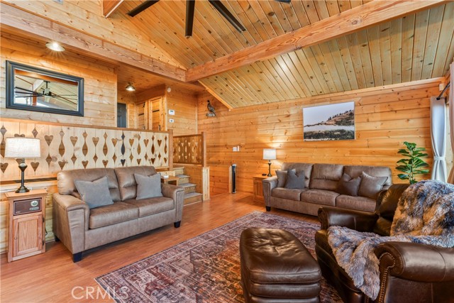 Detail Gallery Image 8 of 44 For 816 Chamois Dr, Crestline,  CA 92325 - 3 Beds | 2/1 Baths