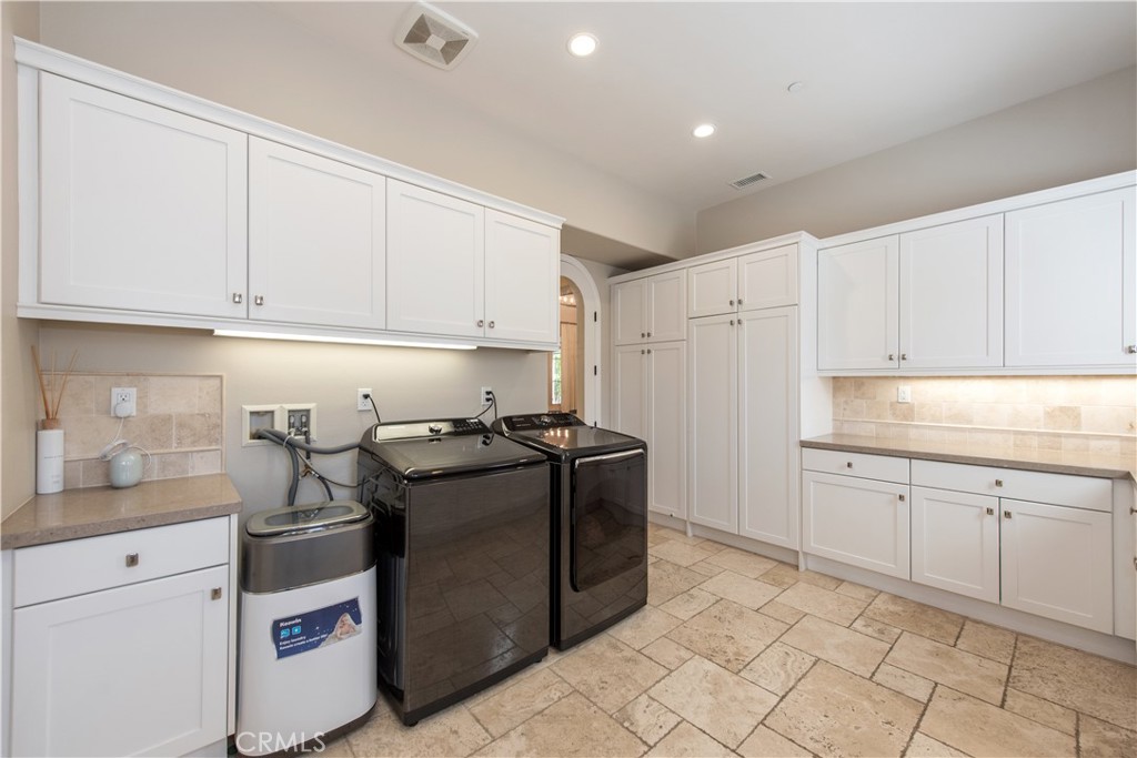 D869b171 711d 42e1 8e4f Ce875aa5de83