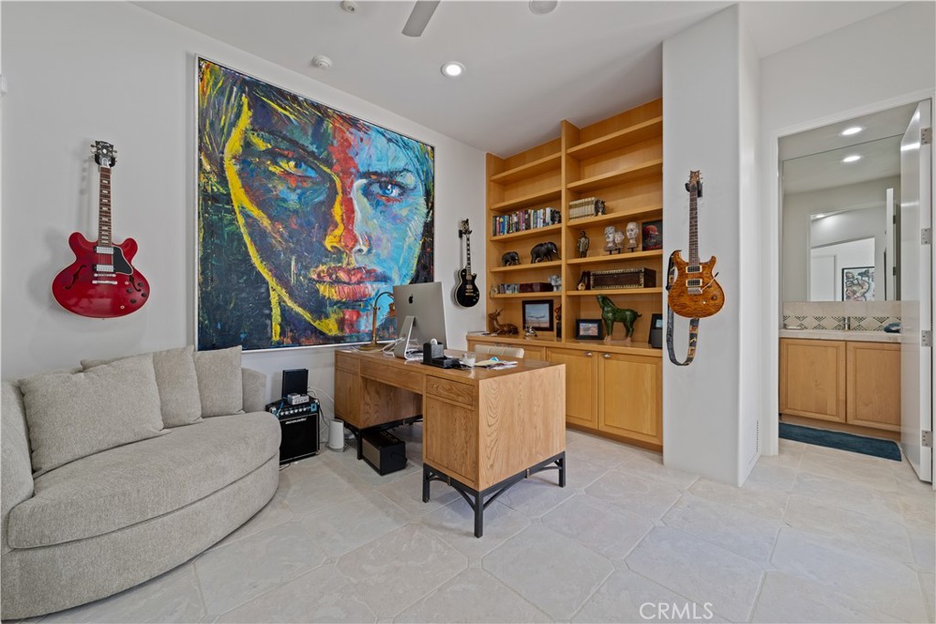 MLS #OC24146665 img 1