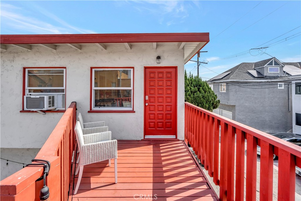 210 Nieto Avenue