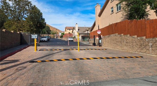 Detail Gallery Image 23 of 26 For 11852 N Birch Grove, Sylmar,  CA 91342 - 5 Beds | 3/1 Baths