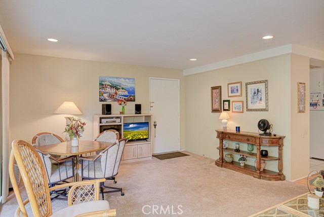 Detail Gallery Image 9 of 59 For 730 Avenida Majorca #Q,  Laguna Woods,  CA 92637 - 2 Beds | 2 Baths