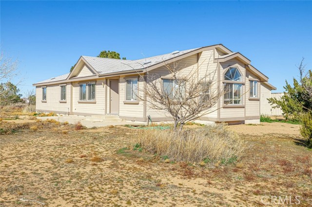 Detail Gallery Image 1 of 1 For 8530 Hollister Rd, Phelan,  CA 92371 - 3 Beds | 2 Baths