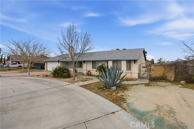 Detail Gallery Image 3 of 54 For 15572 Riverside St, Hesperia,  CA 92345 - 3 Beds | 2 Baths