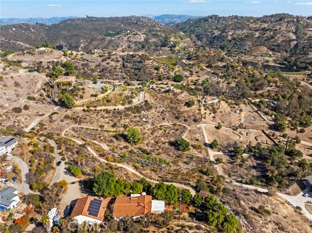 2311 Rose Road, Fallbrook CA: https://media.crmls.org/medias/d86b5b03-cfa4-476d-a961-838e7f1b63bf.jpg