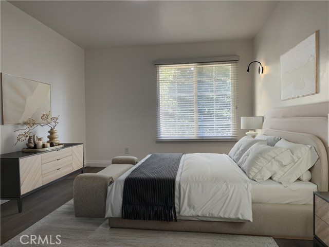5515 Canoga Avenue, Woodland Hills CA: https://media.crmls.org/medias/d86e4438-ca5c-409f-90f2-757ff2980272.jpg