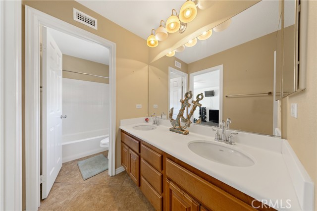 27126 Coral Bells Way, Murrieta CA: https://media.crmls.org/medias/d86f0112-c704-4432-8687-58a5ed825234.jpg