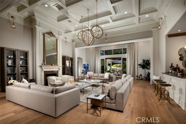 Detail Gallery Image 4 of 75 For 935 W Foothill Bld, Arcadia,  CA 91006 - 6 Beds | 8 Baths