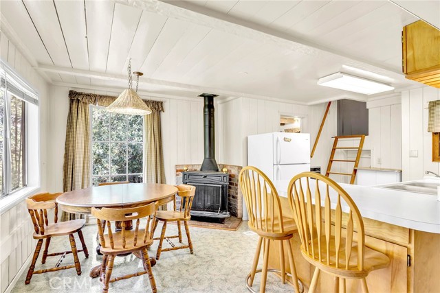 25405 Point Of Rocks Drive, Idyllwild CA: https://media.crmls.org/medias/d86ff6cd-94d2-4a2e-83e5-173a2457d33f.jpg