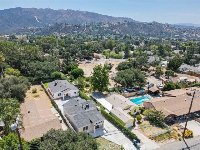 6438 Day Street, Tujunga CA: https://media.crmls.org/medias/d87190dc-ed00-4a0a-90b8-c2dd01047749.jpg