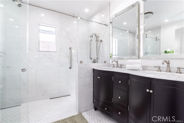 Detail Gallery Image 2 of 5 For 16216 Plummer, North Hills,  CA 91343 - 4 Beds | 3 Baths