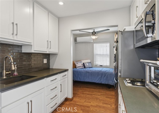 Detail Gallery Image 64 of 75 For 28 10th Ct (9th St Walkstreet), Hermosa Beach,  CA 90254 - 4 Beds | 3/2 Baths