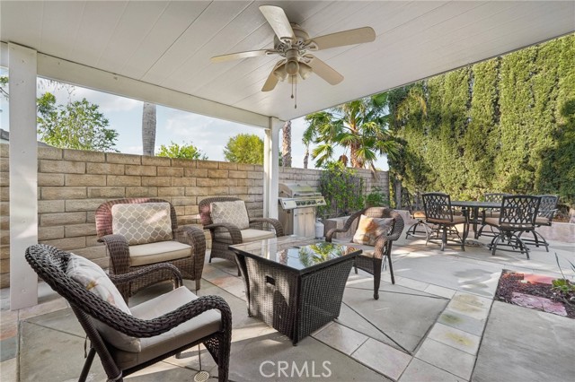 28523 Santa Catarina Road, Saugus CA: https://media.crmls.org/medias/d872958d-e886-4f62-8b54-78404c879b8b.jpg