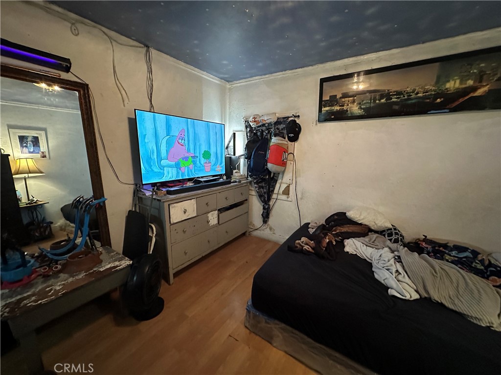 https://media.crmls.org/medias/d872dddc-33c0-4fa5-b2b8-936e71dbe81a.jpg?preset=X-Large