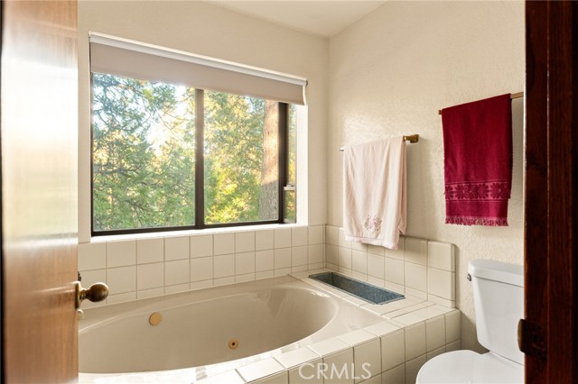 Detail Gallery Image 19 of 42 For 27494 White Fir Dr, Lake Arrowhead,  CA 92352 - 3 Beds | 2/1 Baths